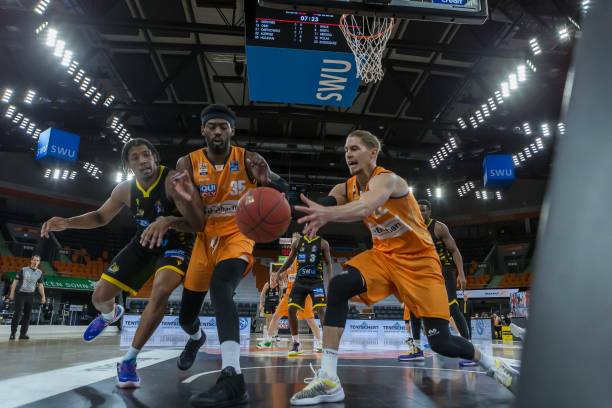 更是一场关 更是一场关