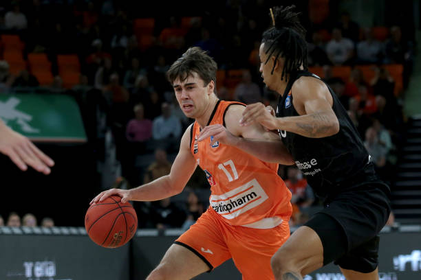 在面对强大 在面对强大