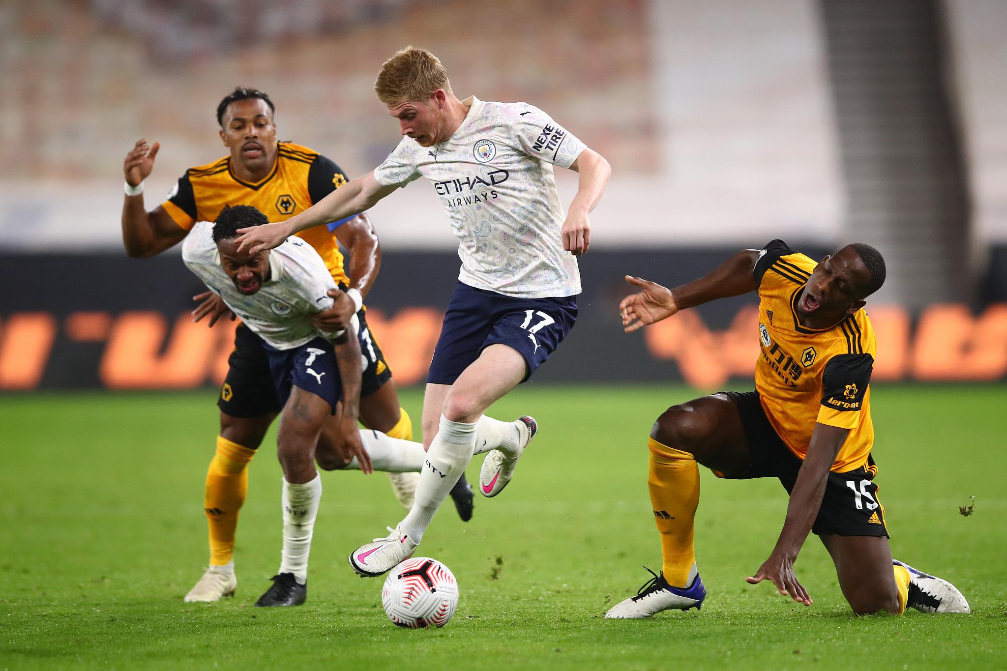 场上的激烈 场上的激烈