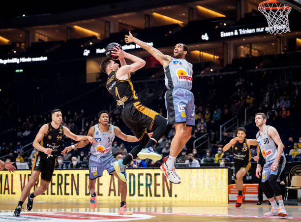 竞争中保持 竞争中保持