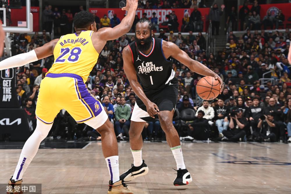 员表现出色 员表现出色